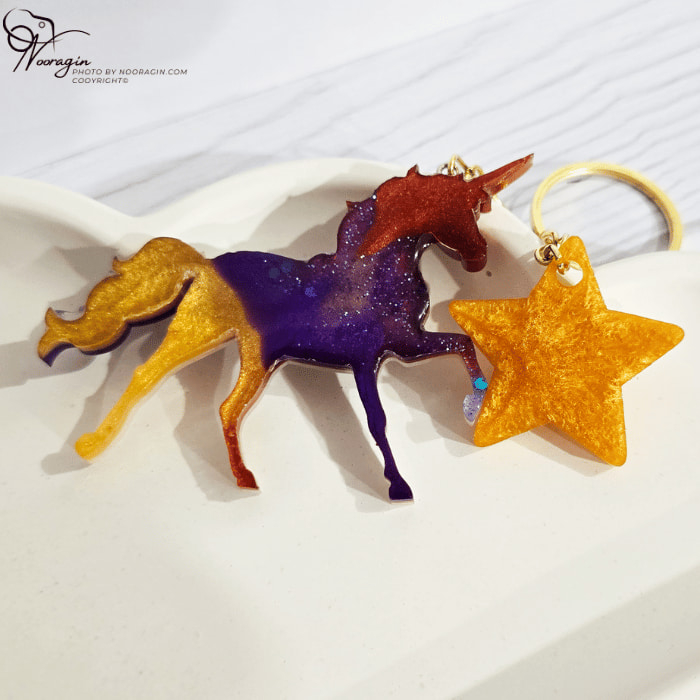 جاکلیدی طرح اسب تک شاخ با جلوه ای براق و درخشان، یک جاکلیدی فانتزی مقاوم و با دوام با بهترین قیمت