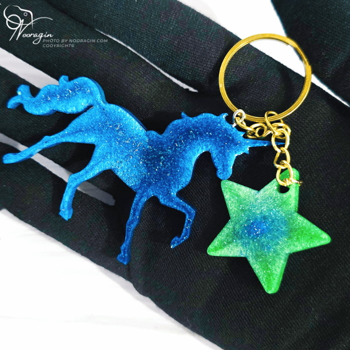 خرید جاکلیدی یونیکورن یخی با آویز ستاره، جاکلیدی طرح اسب تک شاخ، کاملا دست ساز و منحصر به فرد