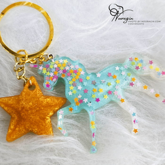 خرید جاکلیدی فانتری طرح یونیکورن، خرید جاکلیدی خاص و دست ساز، جاکلیدی رزینی یونیکورن در نوراگین